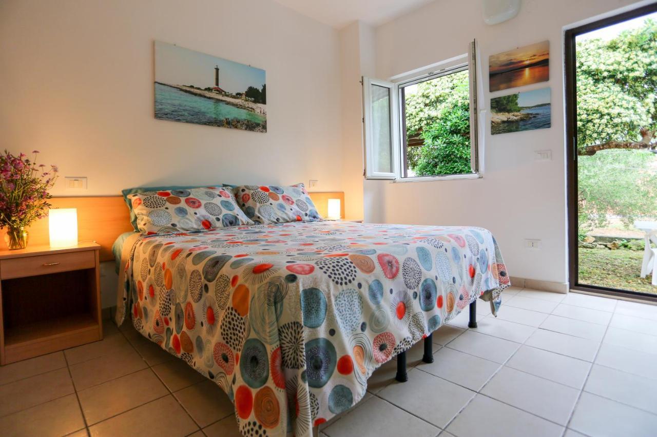 Apartments Eugenio Turizam Soline  Ngoại thất bức ảnh