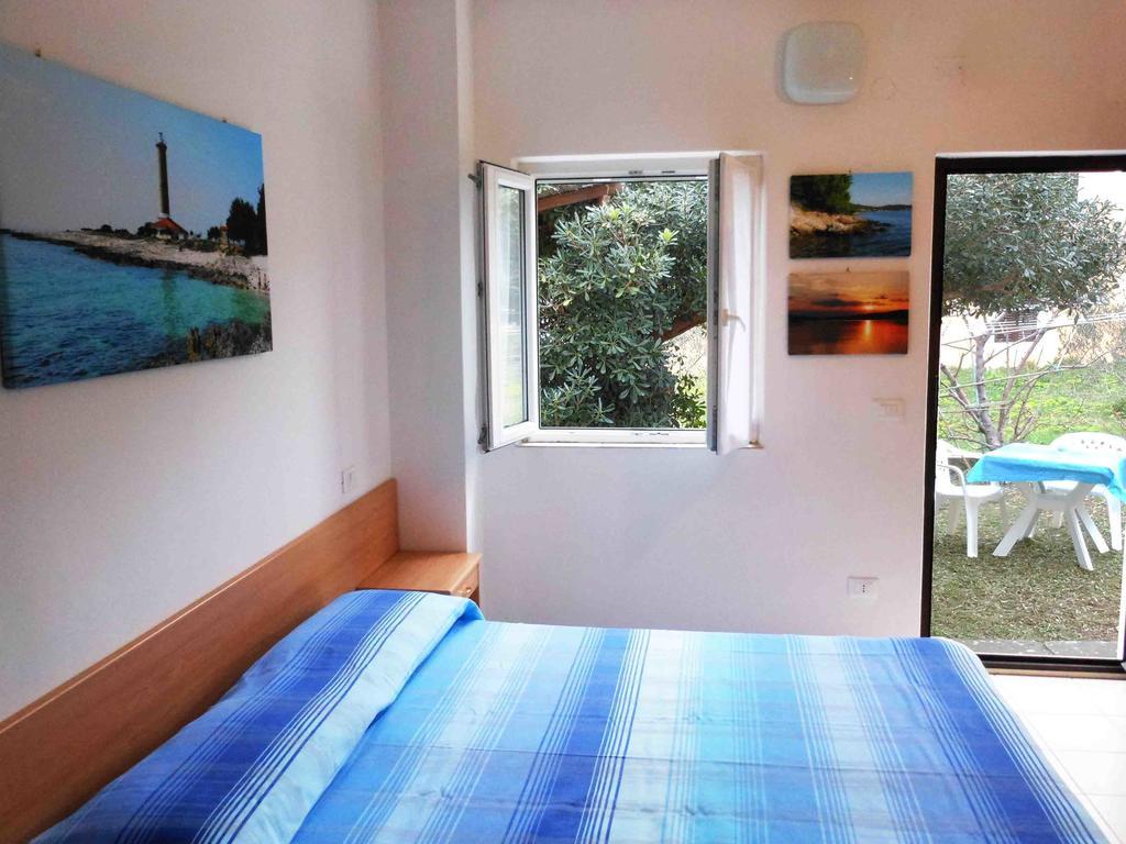 Apartments Eugenio Turizam Soline  Phòng bức ảnh